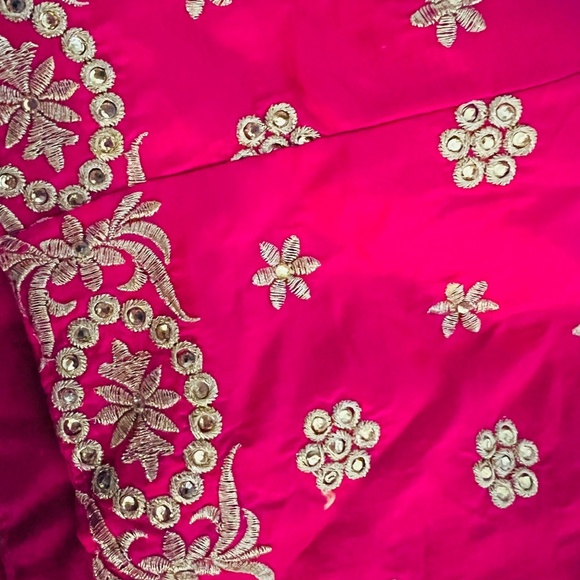 Sari - 4-piece outfit, includes blouse, petticoat, 2 pieces of sari fabric - Picture 8 of 12